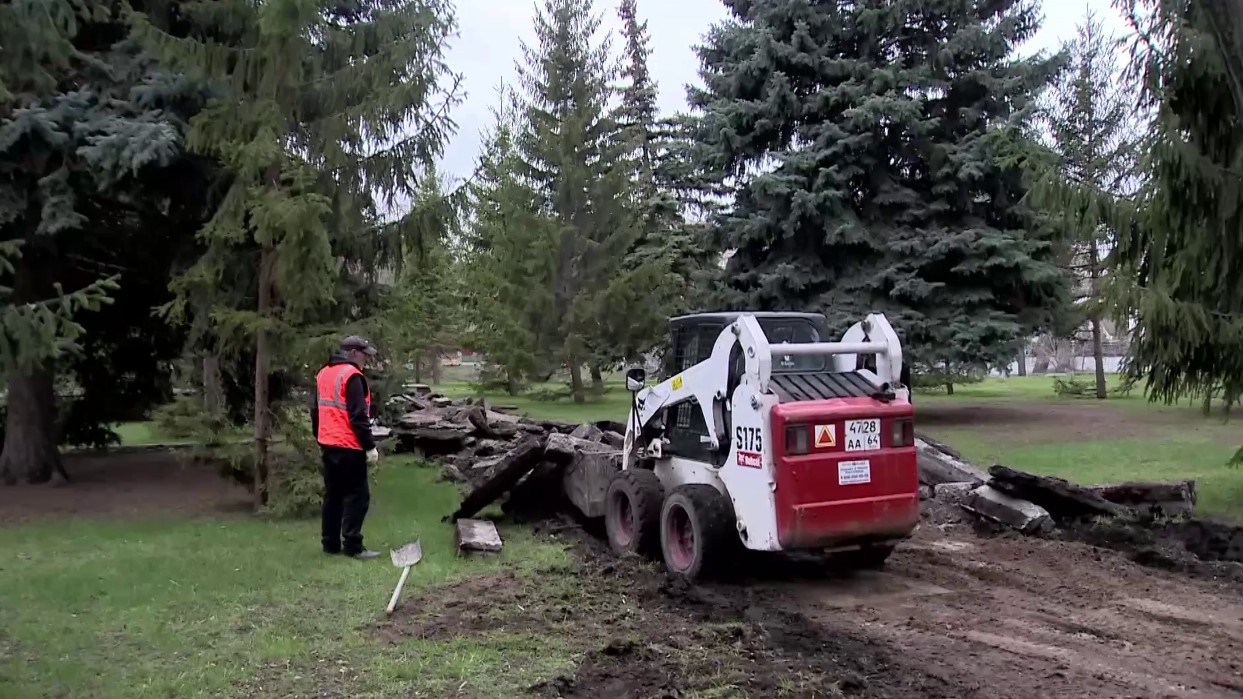 Мэр Саратова Молчанов поручил держать темп при благоустройстве горпарка